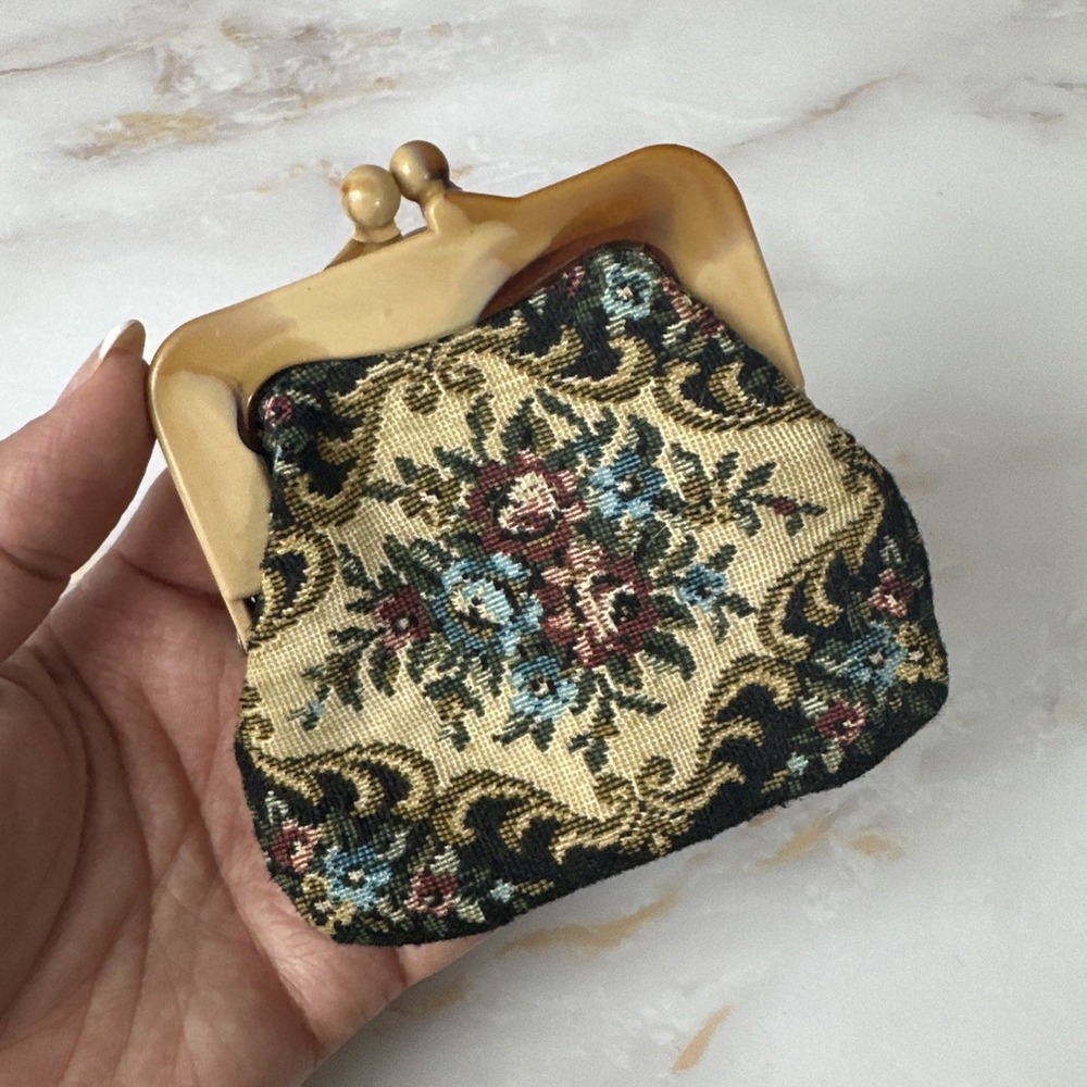 Vintage Petit Point Needlepoint Coin Purse Small Tapestry Roses Floral Pouch Sha - Picture 5 of 7